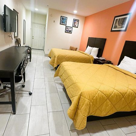 Pecan Valley Inn & Suites San Antonio Bagian luar foto